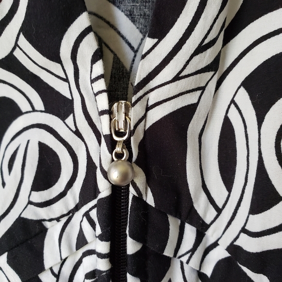 Spense Black & White Zippered Blouse - Picture 3 of 3